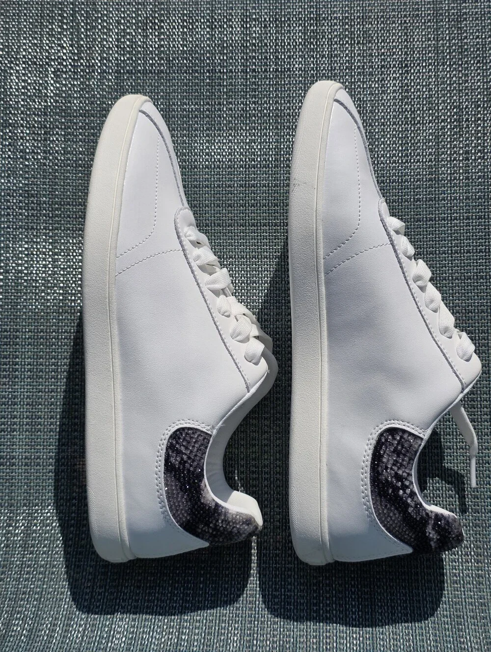 DKNY Seacliff Women's Sneakers Size 11 White Leather Rhinestone Low Top Shoes
